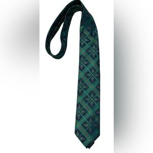 Red and green plaid Christmas tree neck tie Hallmark Holiday Traditions